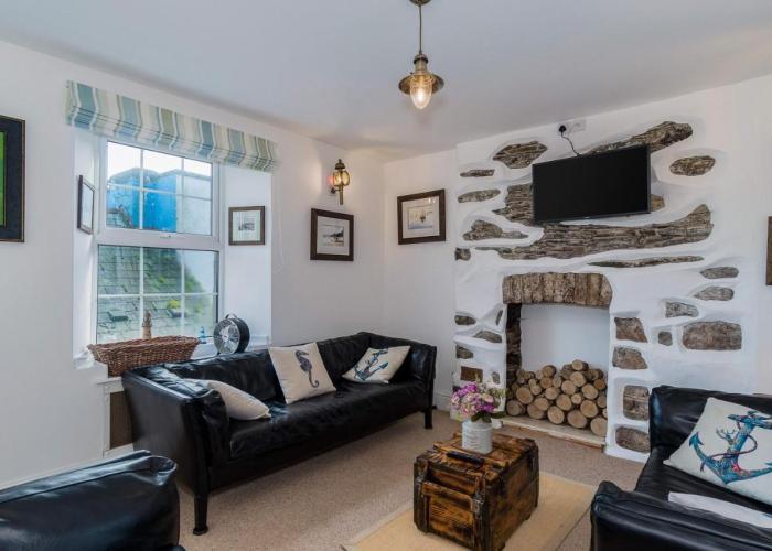 Jessamine: Restored fisherman's cottage close to Looe's harbour
