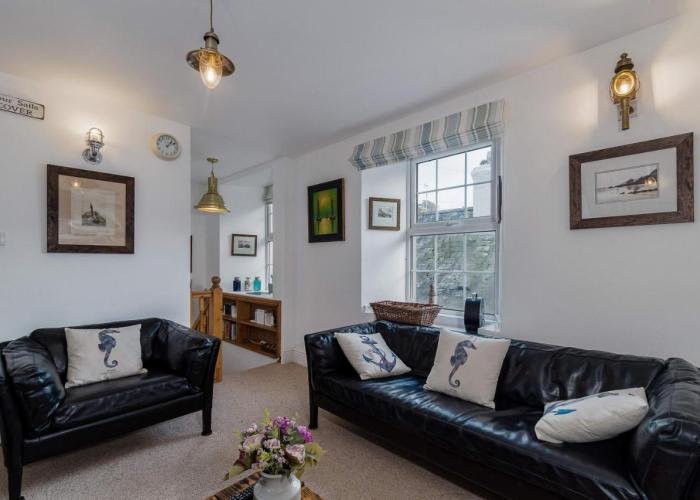 Jessamine: Restored fisherman's cottage close to Looe's harbour