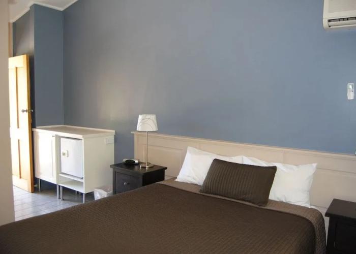 Airlie House Motor Inn