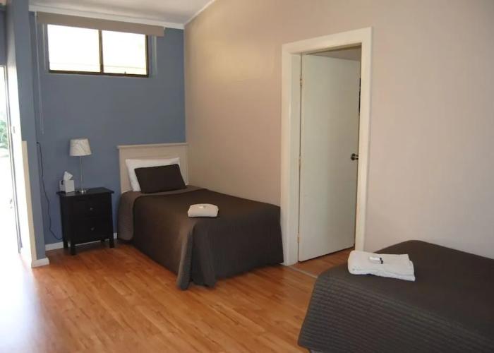 Airlie House Motor Inn