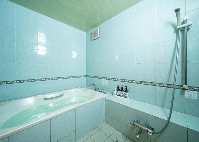 Hotel ホテル楽石本館