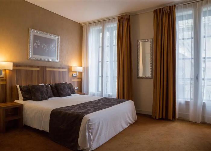 Hotel The Originals du Grand Monarque