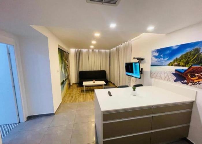 SPACiOUS and COZY 1BR APT EiLAT