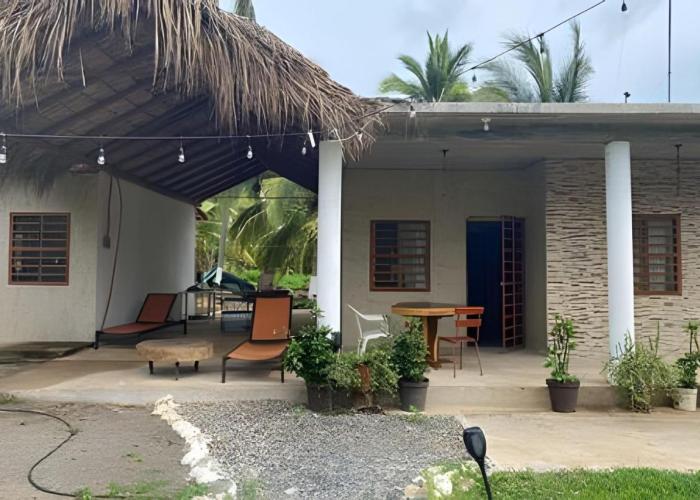 Casa Las Palmas Playa La Saladita