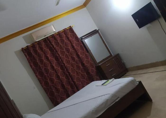 New Motel 525
