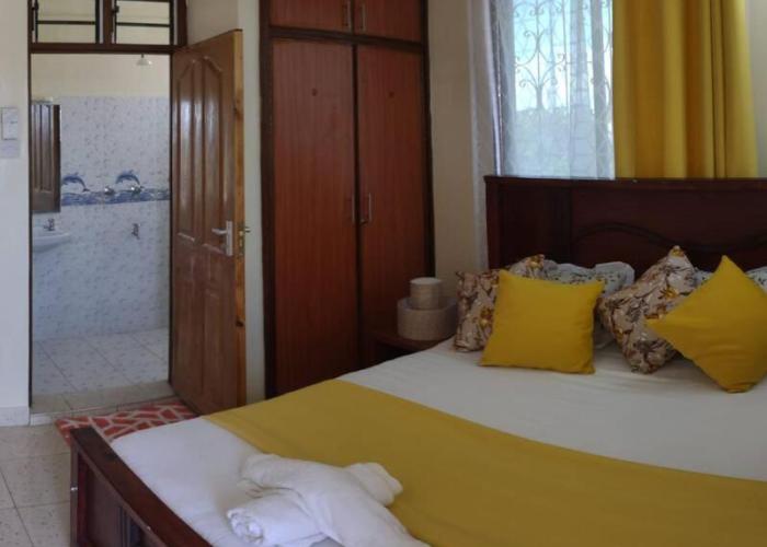 Homely,Stylish Nyali 2BR Suite w/ Hot Shower WIFI