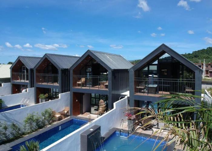 Hidden Haven Subic Villa w/ Infinity Pool