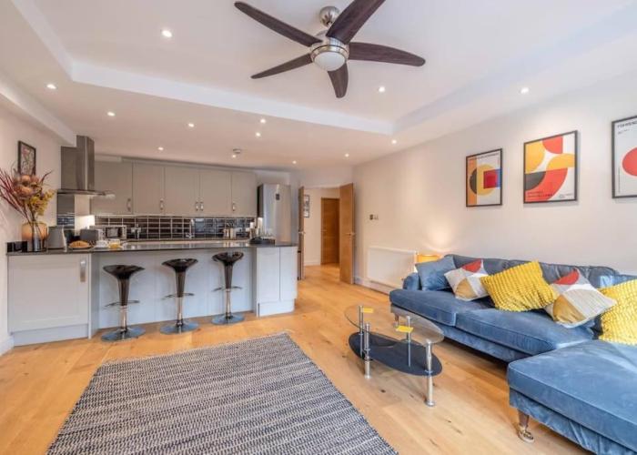 Hidden Gem With Windsor Castle Views & Parking