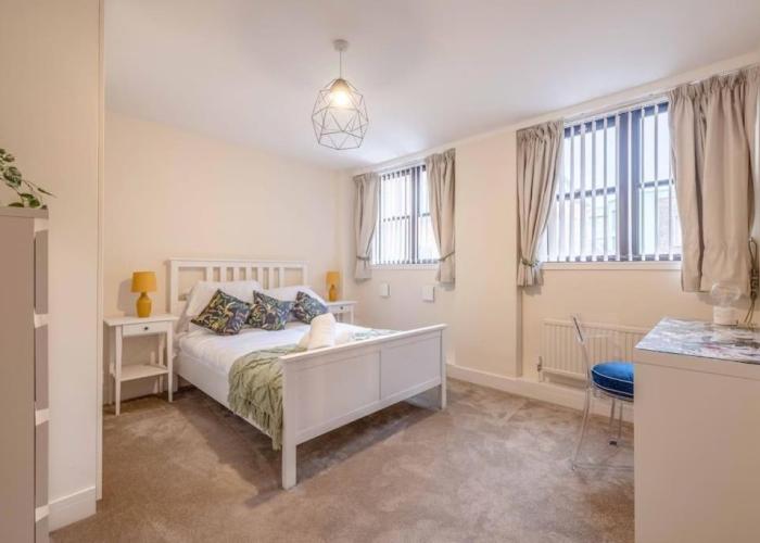 Hidden Gem With Windsor Castle Views & Parking