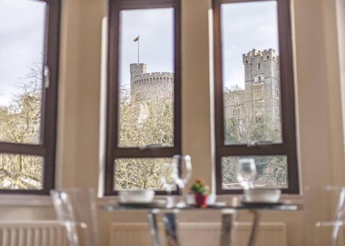 Hidden Gem With Windsor Castle Views & Parking