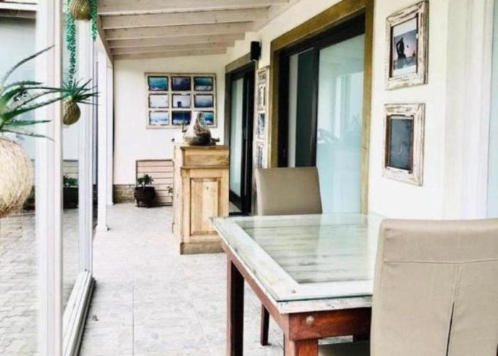 Atlantic-Square Guesthouse