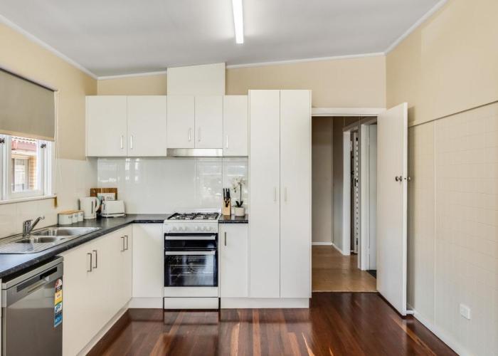 Light & Bright! 3 Bedroom Cottage, East Toowoomba!