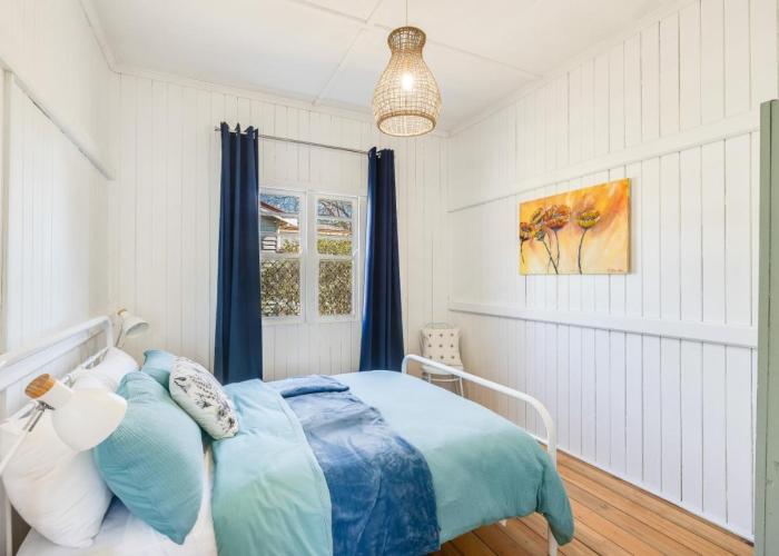 Cheerful, Cosy Cottage - Near Rose Garden!