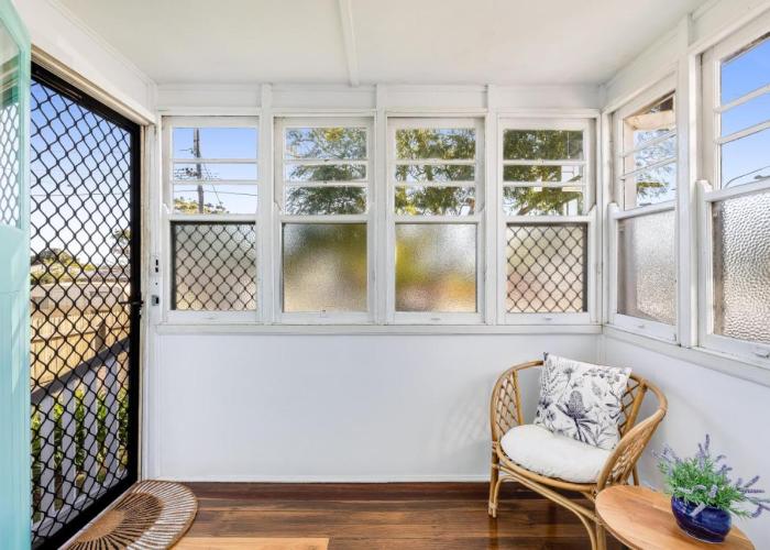 Cheerful, Cosy Cottage - Near Rose Garden!