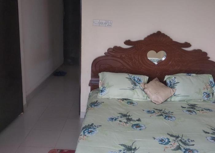 Secured Family Studio Apartment-near Airport,AC,Fridge,WiFi,Stove