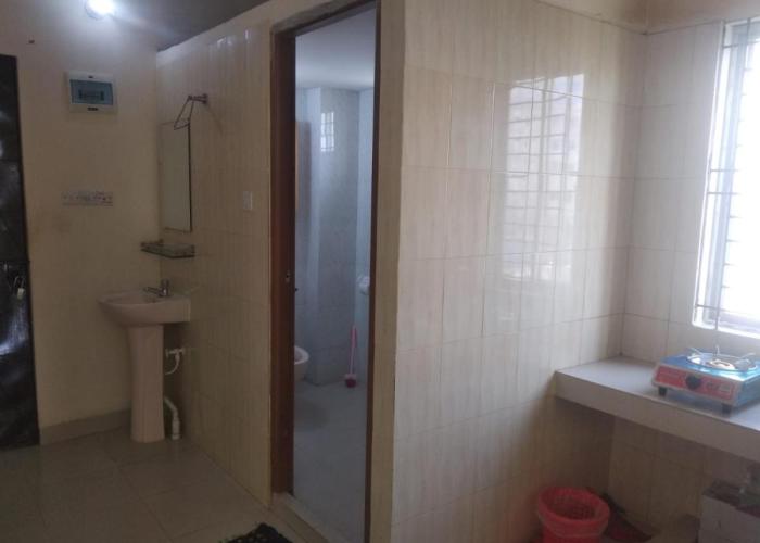 Secured Family Studio Apartment-near Airport,AC,Fridge,WiFi,Stove