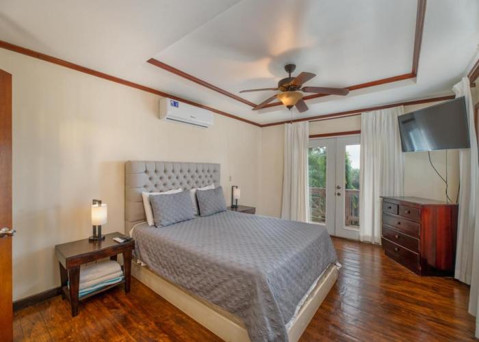Exclusive Full House - 3 BDRM & 3 BATH - Special Offer