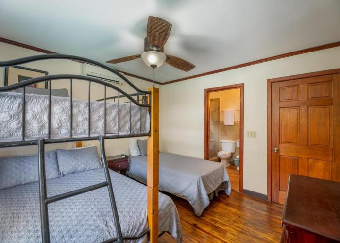 Exclusive Full House - 3 BDRM & 3 BATH - Special Offer