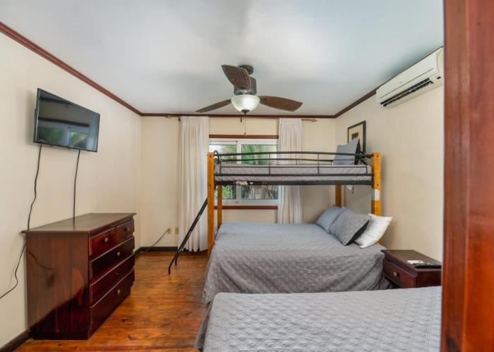 Exclusive Full House - 3 BDRM & 3 BATH - Special Offer