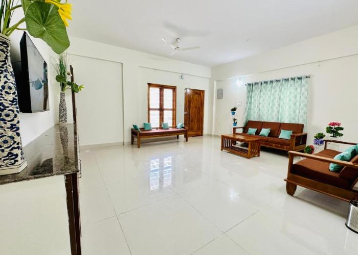Tirupati Homestay Ragunatha Resorts- pride Luxury apartments by Stayflexi - Ac-Great location