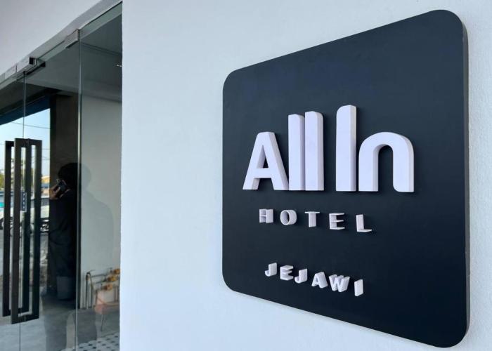 ALL IN HOTEL