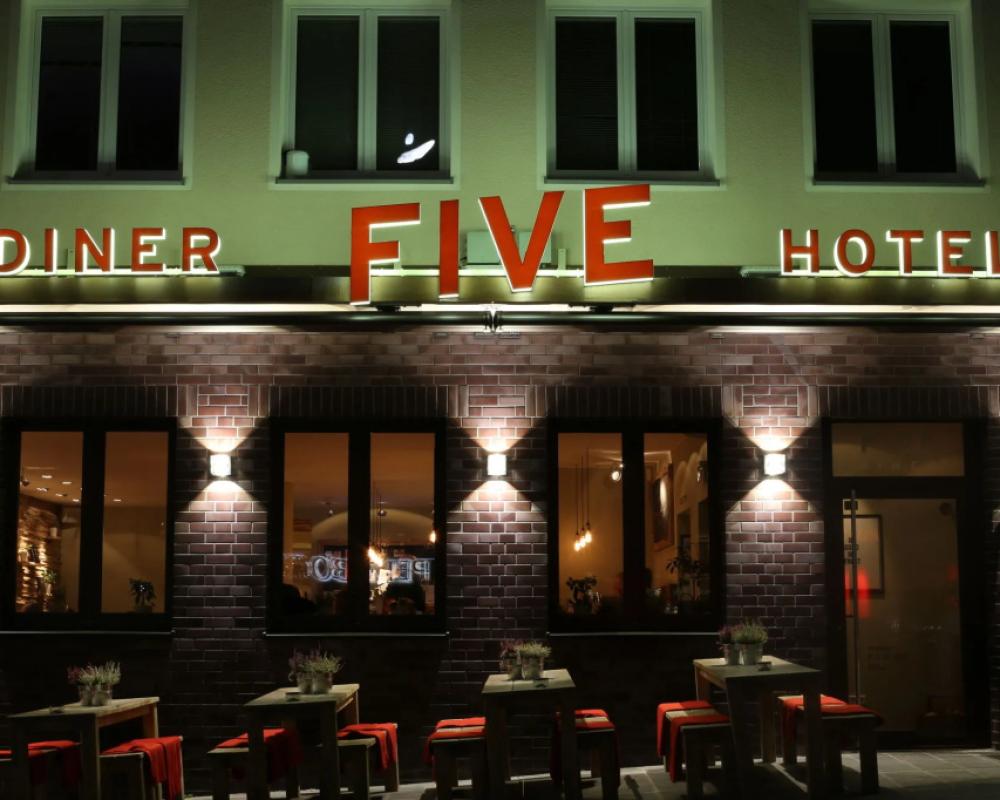 фото Hotel FIVE