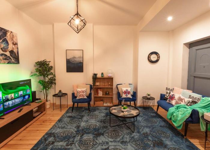Vintage bohemian Paradise with Xbox Series X for BIG groups