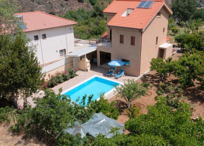 Kakopetria's Holiday House