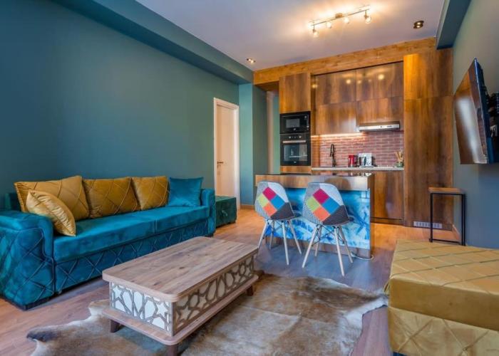 Funky 2 Bedroom Flat in Alpic