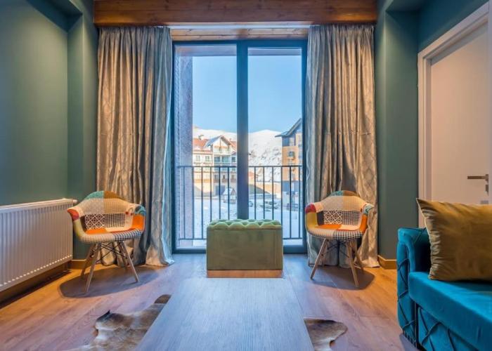 Funky 2 Bedroom Flat in Alpic