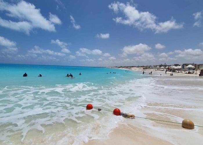 Chalet 3 bedrooms 2 toilets lotus north cost stand alone 3 Ac 2 stand fan families are preferred