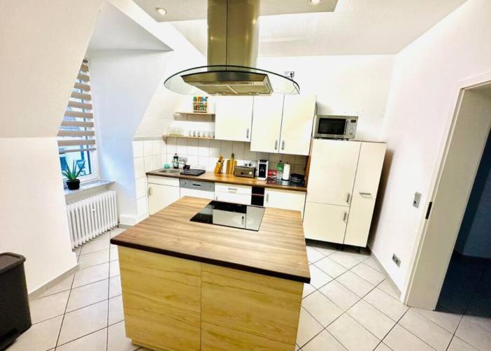 Loft mit Billard-Tisch und PS4