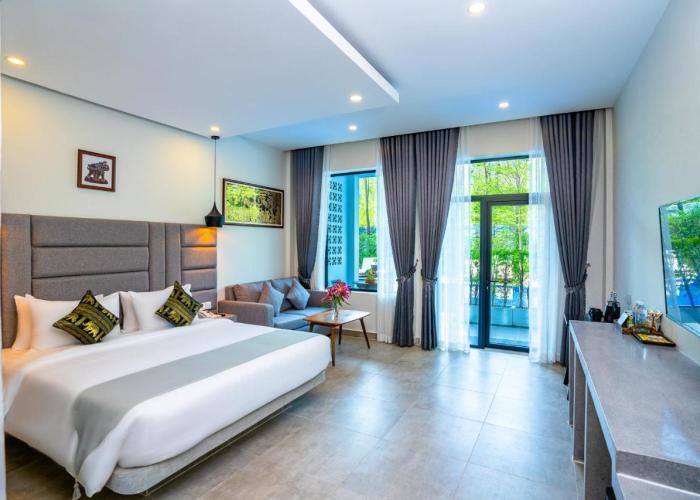 Rainforest Hotel by NSUN