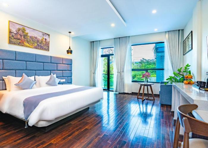 Rainforest Hotel by NSUN
