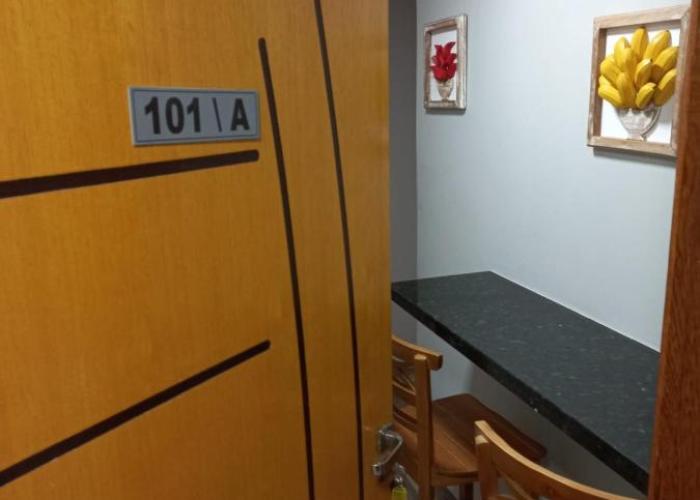 Flat Beverly Hills 101A
