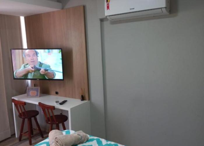 Flat Beverly Hills 101A