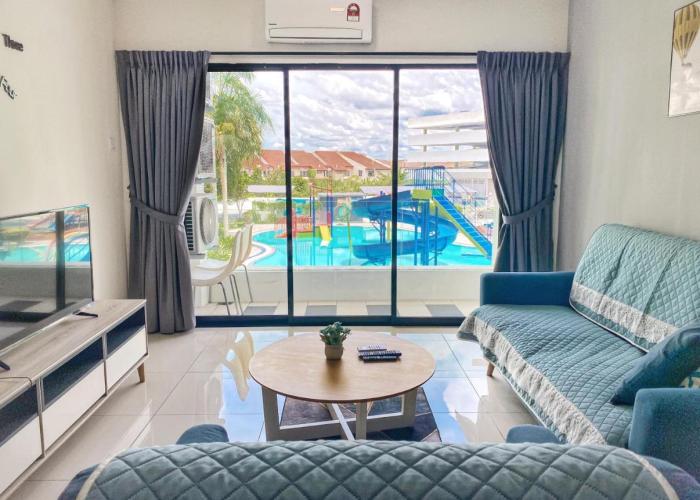Manhattan Condo Ipoh Waterpark PoolView FREE Carpark & Netflix by PLY Home