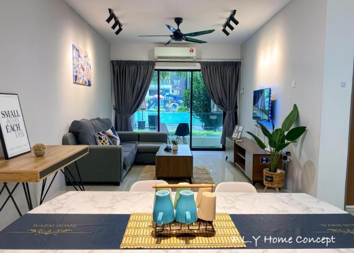 Manhattan Condo Ipoh Waterpark PoolView FREE Carpark & Netflix by PLY Home