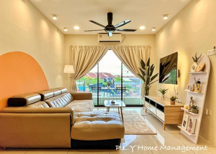 Manhattan Condo Ipoh Waterpark PoolView FREE Carpark & Netflix by PLY Home