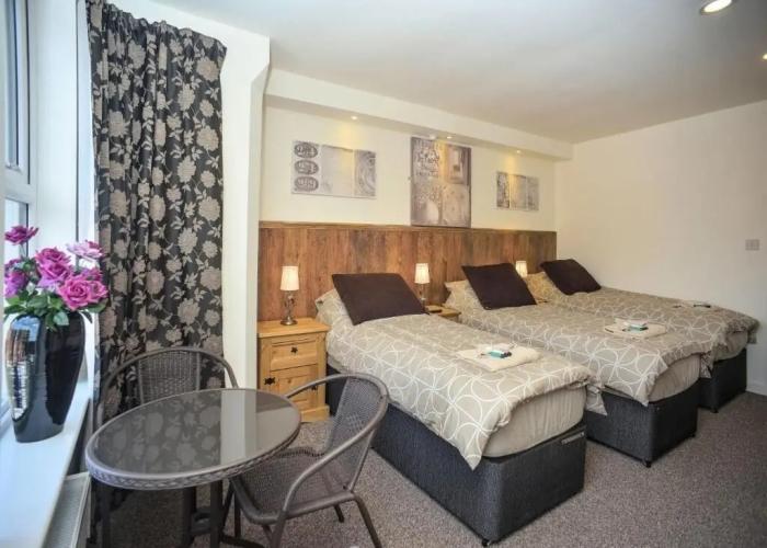 Riverside Hotel Bed and Breakfast