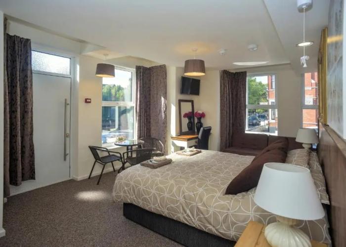 Riverside Hotel Bed and Breakfast