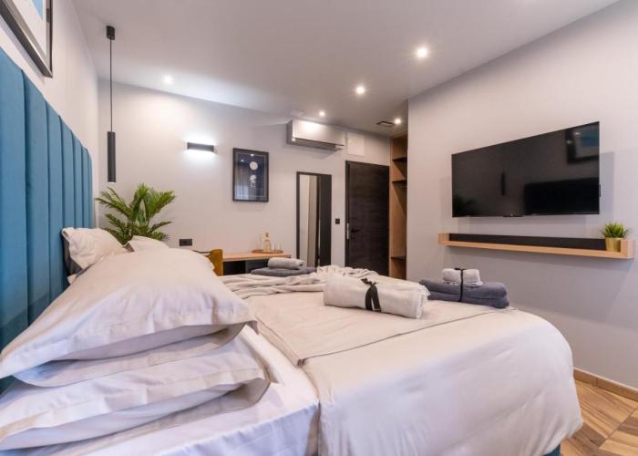 West Coast Deluxe Rooms