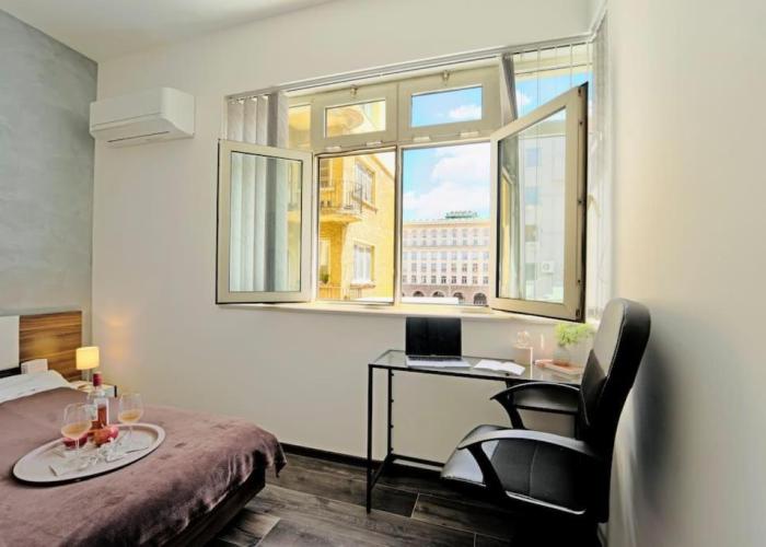 Cozy 2-Bedroom Flat in the very Center of Sofia