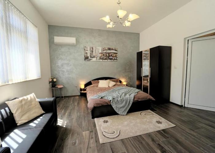 Cozy 2-Bedroom Flat in the very Center of Sofia