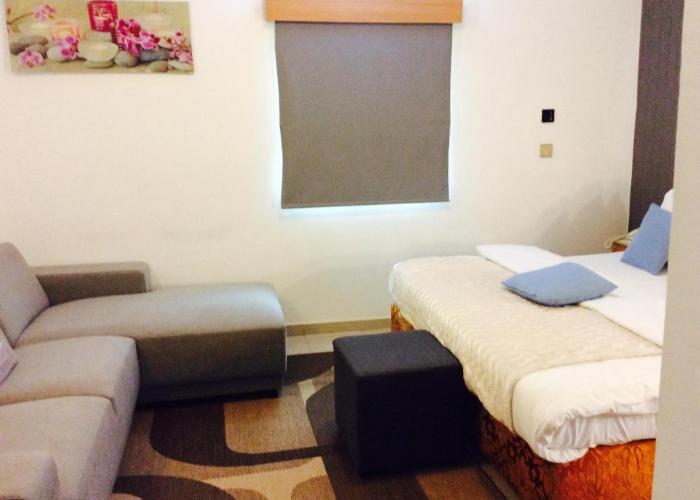 Ne-yo hotel & rv lodges