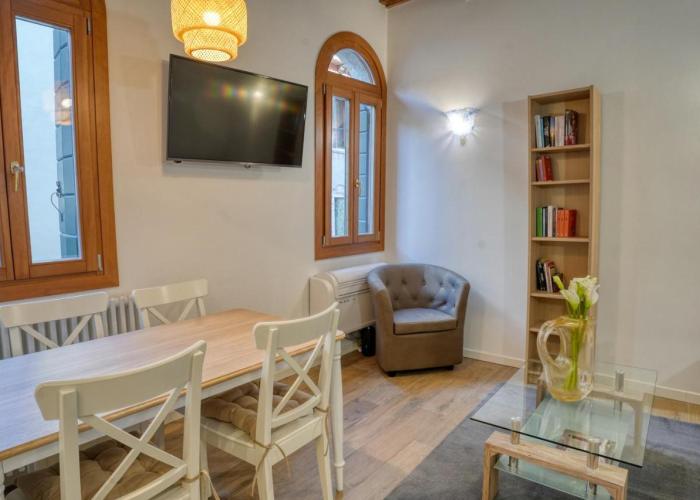 Ecco Suites Apartments