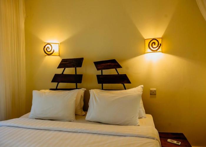 Weru Weru River Lodge