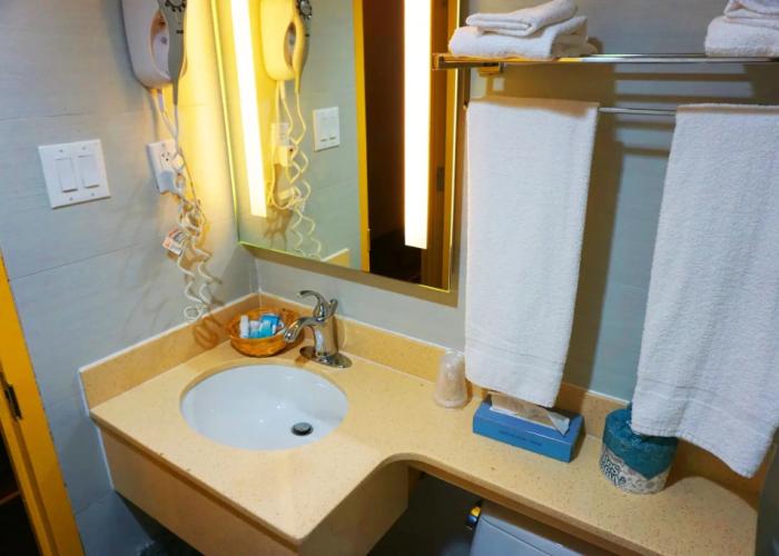 The Floral Park Motor Lodge