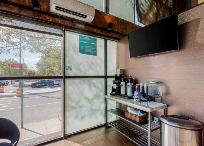 Best Western Plus Brooklyn Bay Hotel