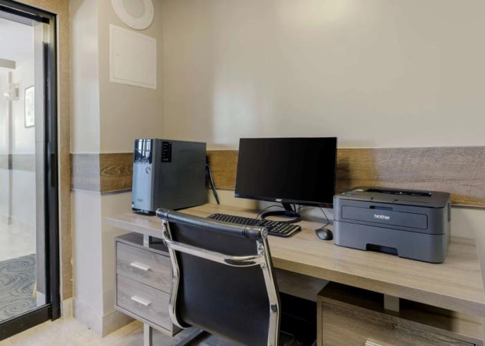 Best Western Plus Brooklyn Bay Hotel